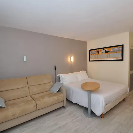 青苔海洋酒店 3* 梅尔河畔的巴兹